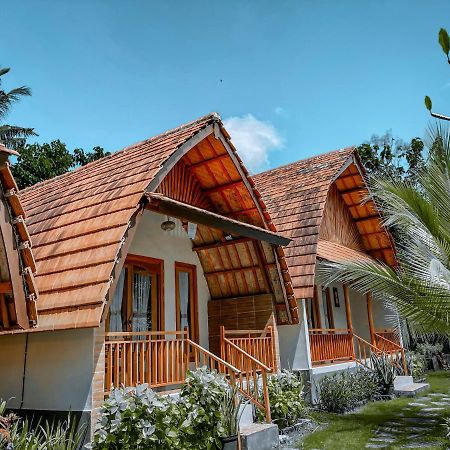 Mertha Sari Resto & Bungalow Klungkung Buitenkant foto