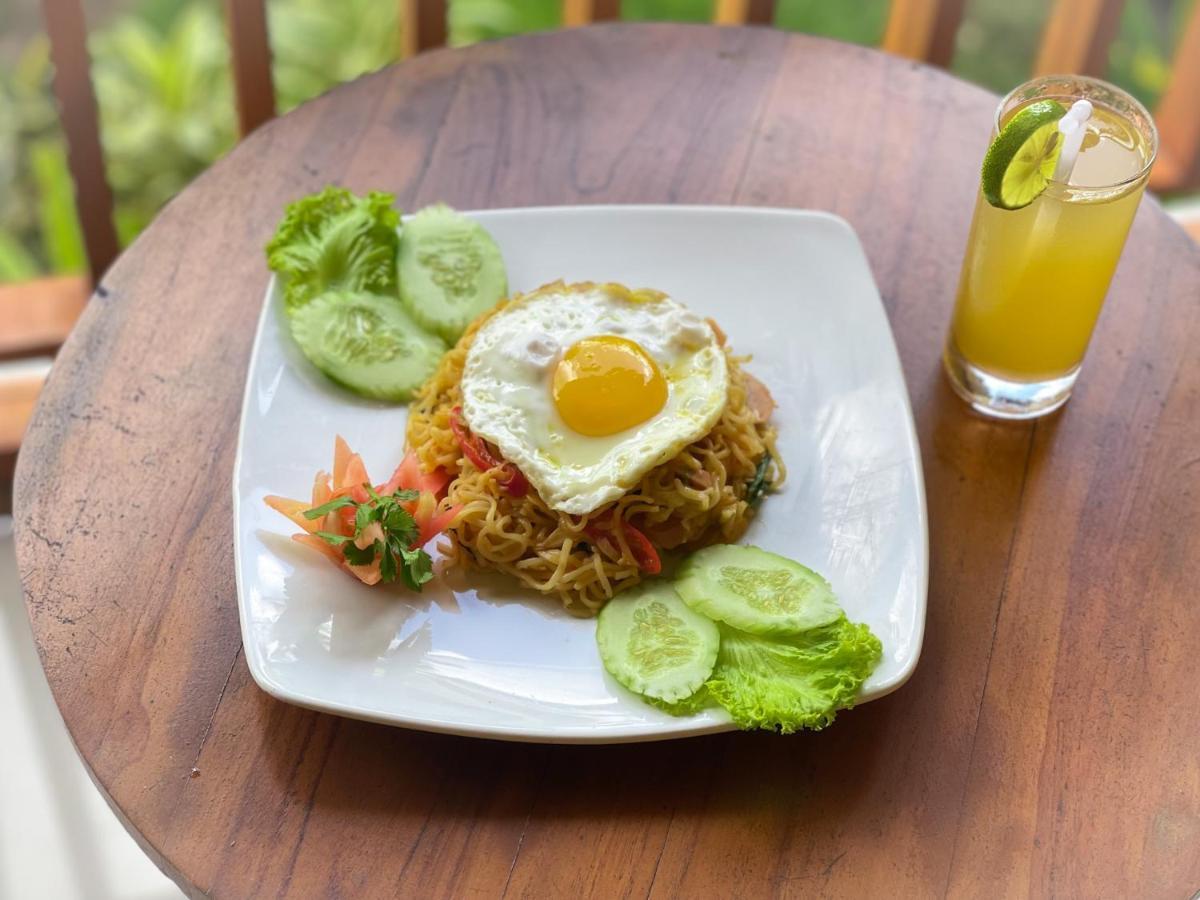 Mertha Sari Resto & Bungalow Klungkung Buitenkant foto
